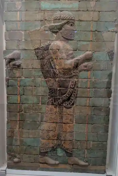 Royal bodyguards, relief at Darius palace, solar disc, sun disc symbols on their garments, located at the Pergamon Museum